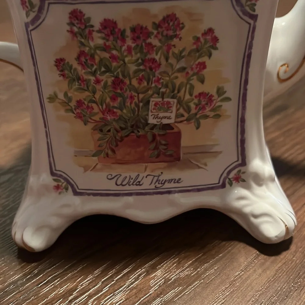 Vintage Crown Dorset Tea Pot Carriage Style Staffordshire England African Violet - Picture 6 of 10